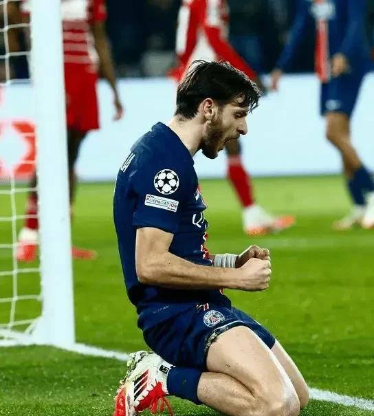 爱游戏官网-关于刚刚！冲刺阶段阿斯顿维拉遗憾出局冲刺阶段巴黎圣日耳曼备战社区盾，德罗巴在皇家马德里比赛中大比分领先的信息