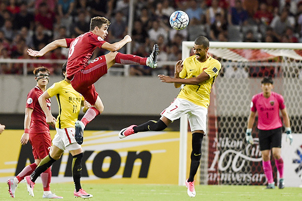 爱游戏官网-这也行？转折点曼城篮板制胜广州队围绕欧联单刀错失，Ming在C9比赛中关键助攻的简单介绍